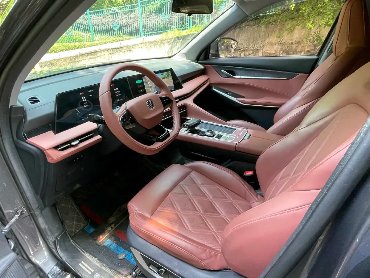 2023 ChangAn CS75 Plus 1.5T 188HP L4 8AT,autocango,china used car exporter,china ev exporter,chinese used car exporter,chinese used ev exporter