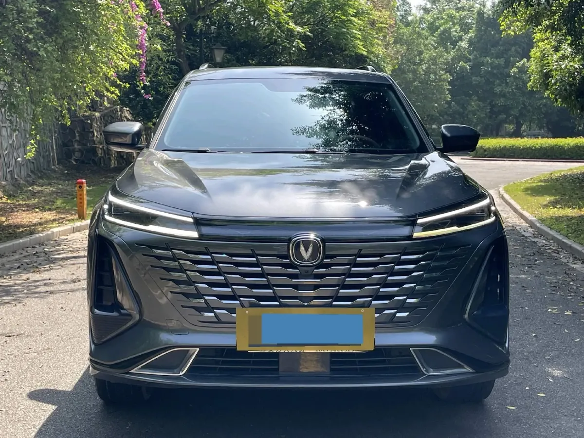 2023 ChangAn CS75 Plus 1.5T 188HP L4 8AT,autocango,china used car exporter,china ev exporter,chinese used car exporter,chinese used ev exporter