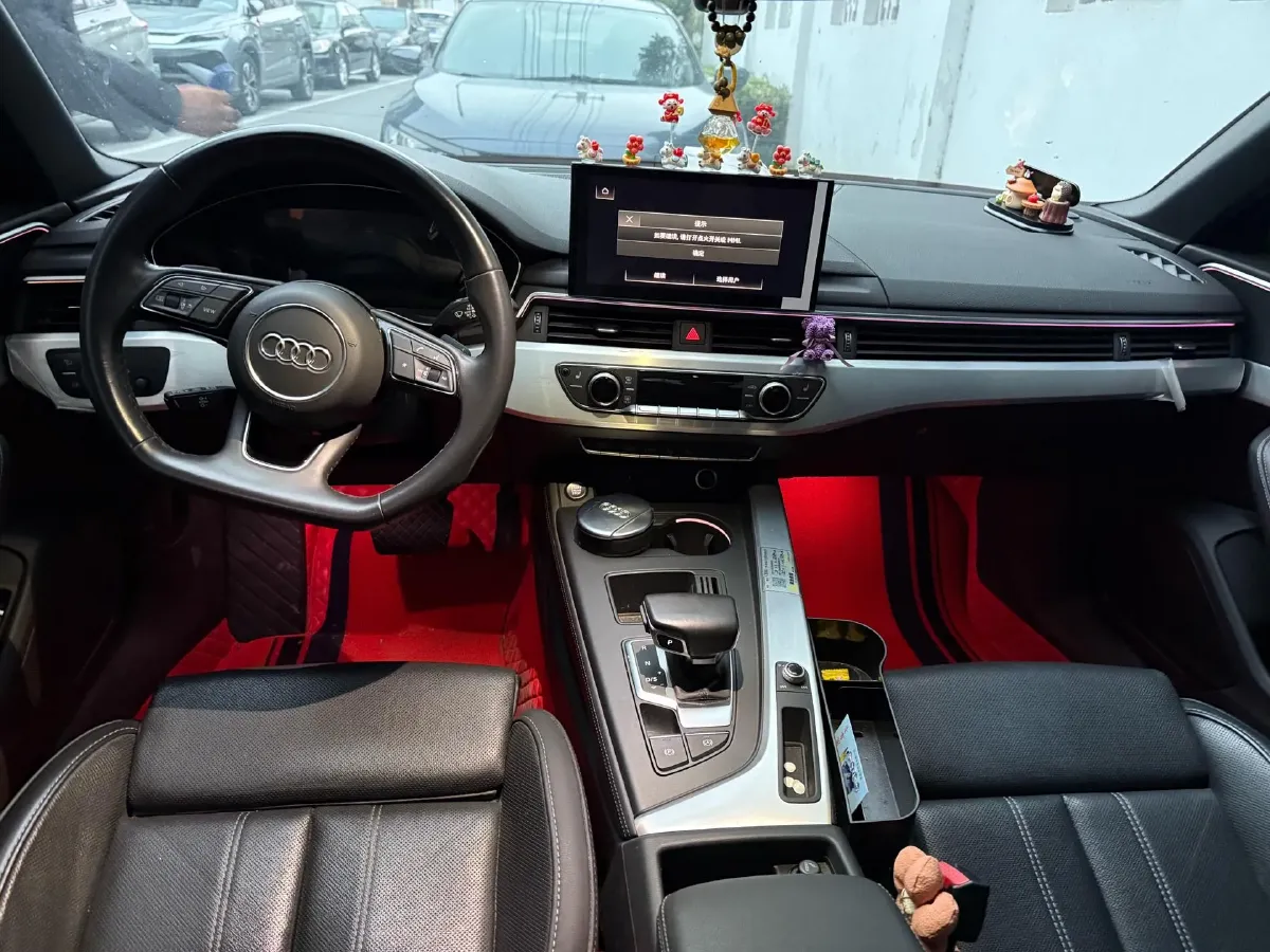 2022 Audi A4L 2.0T 190HP L4 7DCT,autocango,china used car exporter,china ev exporter,chinese used car exporter,chinese used ev exporter