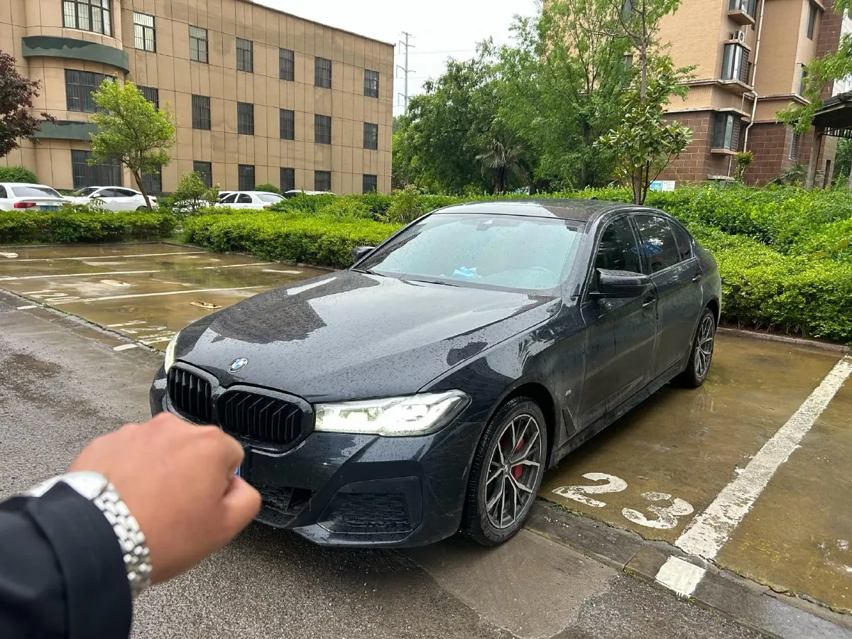 2021 BMW 5 Series 2.0T 184HP L4 8AT,autocango,china used car exporter,china ev exporter,chinese used car exporter,chinese used ev exporter