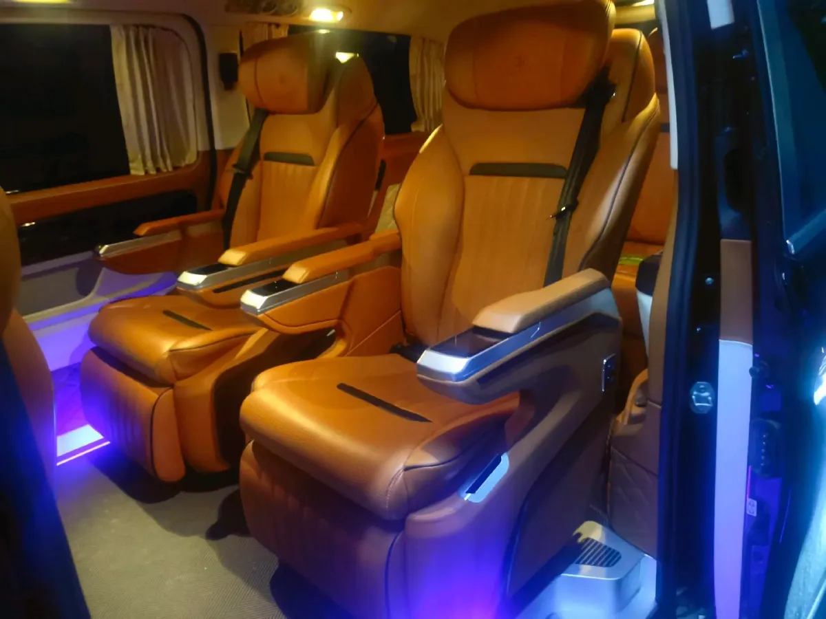 2023 Mercedes-Benz Vito 2.0T 211HP L4 9AT,autocango,china used car exporter,china ev exporter,chinese used car exporter,chinese used ev exporter