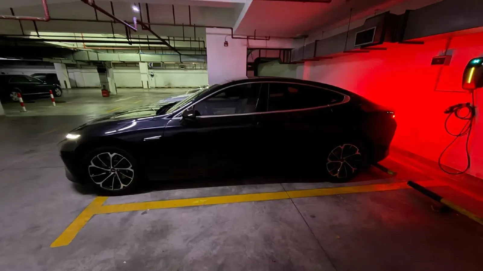 2021 Xpeng P7 BEV 60.2KWH,autocango,china used car exporter,china ev exporter,chinese used car exporter,chinese used ev exporter