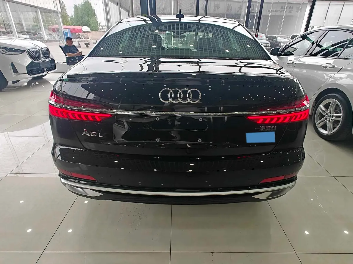 2025 Audi A6L 2.0T 245HP L4 7DCT,autocango,china used car exporter,china ev exporter,chinese used car exporter,chinese used ev exporter