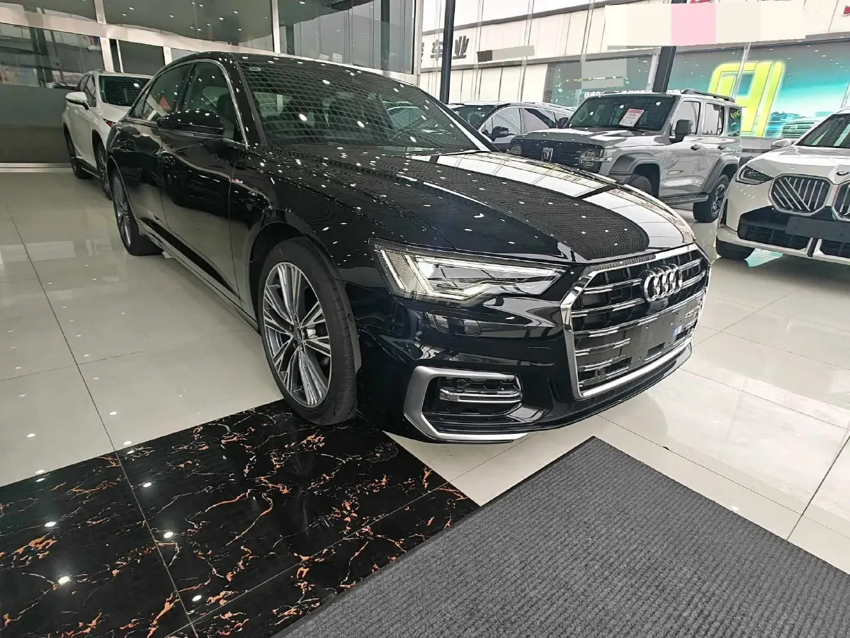 2025 Audi A6L 2.0T 245HP L4 7DCT,autocango,china used car exporter,china ev exporter,chinese used car exporter,chinese used ev exporter
