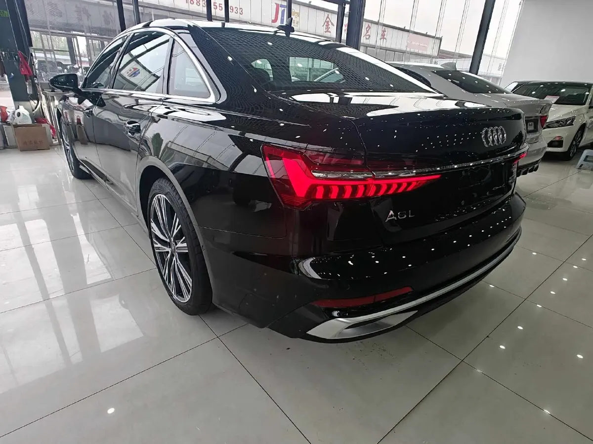 2025 Audi A6L 2.0T 245HP L4 7DCT,autocango,china used car exporter,china ev exporter,chinese used car exporter,chinese used ev exporter