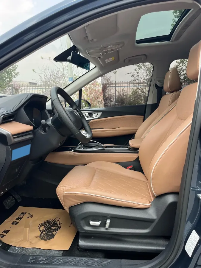 2022 Venucia T60 1.6L 126HP L4 CVT,autocango,china used car exporter,china ev exporter,chinese used car exporter,chinese used ev exporter