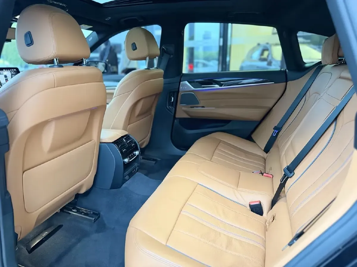 2021 BMW 6 Series GT 2.0T 258HP L4 8AT,autocango,china used car exporter,china ev exporter,chinese used car exporter,chinese used ev exporter