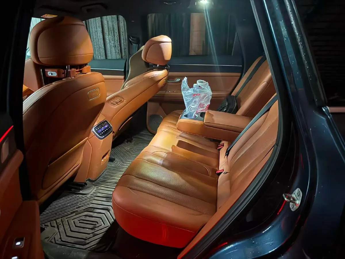 2024 AITO AITO M7 1.5T 152HP L4 REEV 42KWH,autocango,china used car exporter,china ev exporter,chinese used car exporter,chinese used ev exporter