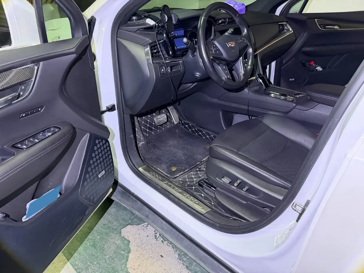 2022 Cadillac XT5 2.0T 237HP L4 9AT,autocango,china used car exporter,china ev exporter,chinese used car exporter,chinese used ev exporter