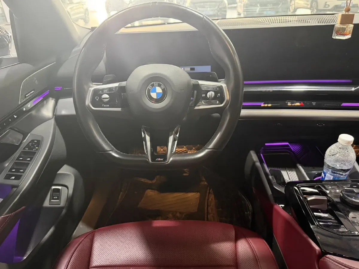 2024 BMW 5 Series 2.0T 190HP L4 8AT,autocango,china used car exporter,china ev exporter,chinese used car exporter,chinese used ev exporter