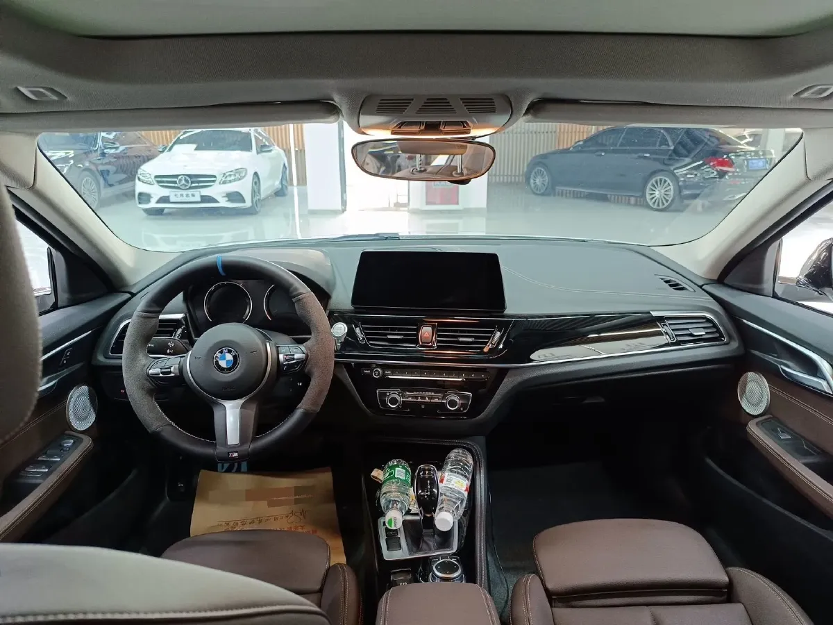 2022 BMW 1 Series 1.5T 140HP L3 7DCT,autocango,china used car exporter,china ev exporter,chinese used car exporter,chinese used ev exporter