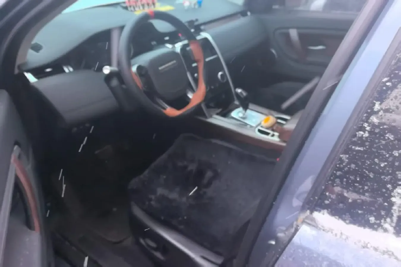 2020 Land Rover Discovery Sport 2.0T 200HP L4 9AT,autocango,china used car exporter,china ev exporter,chinese used car exporter,chinese used ev exporter