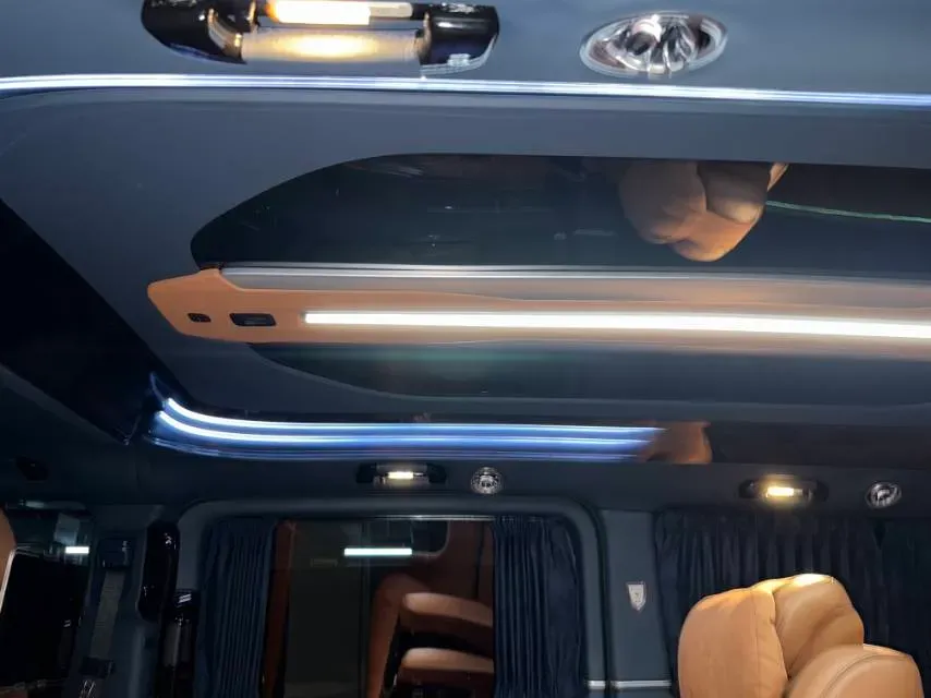 2021 Mercedes-Benz V Class 2.0T 211HP L4 9AT,autocango,china used car exporter,china ev exporter,chinese used car exporter,chinese used ev exporter