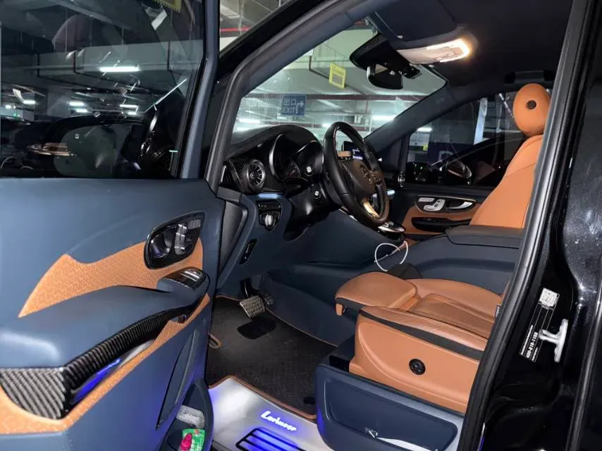 2021 Mercedes-Benz V Class 2.0T 211HP L4 9AT,autocango,china used car exporter,china ev exporter,chinese used car exporter,chinese used ev exporter