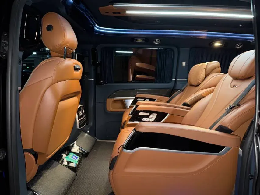 2021 Mercedes-Benz V Class 2.0T 211HP L4 9AT,autocango,china used car exporter,china ev exporter,chinese used car exporter,chinese used ev exporter