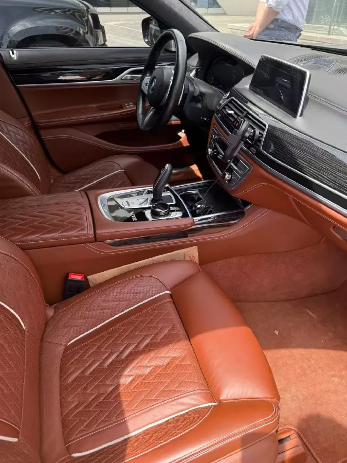2019 BMW 7 Series 6.6T 585HP V12 8AT,autocango,china used car exporter,china ev exporter,chinese used car exporter,chinese used ev exporter
