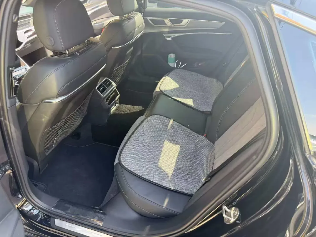 2023 Audi A6L 2.0T 245HP L4 7DCT,autocango,china used car exporter,china ev exporter,chinese used car exporter,chinese used ev exporter