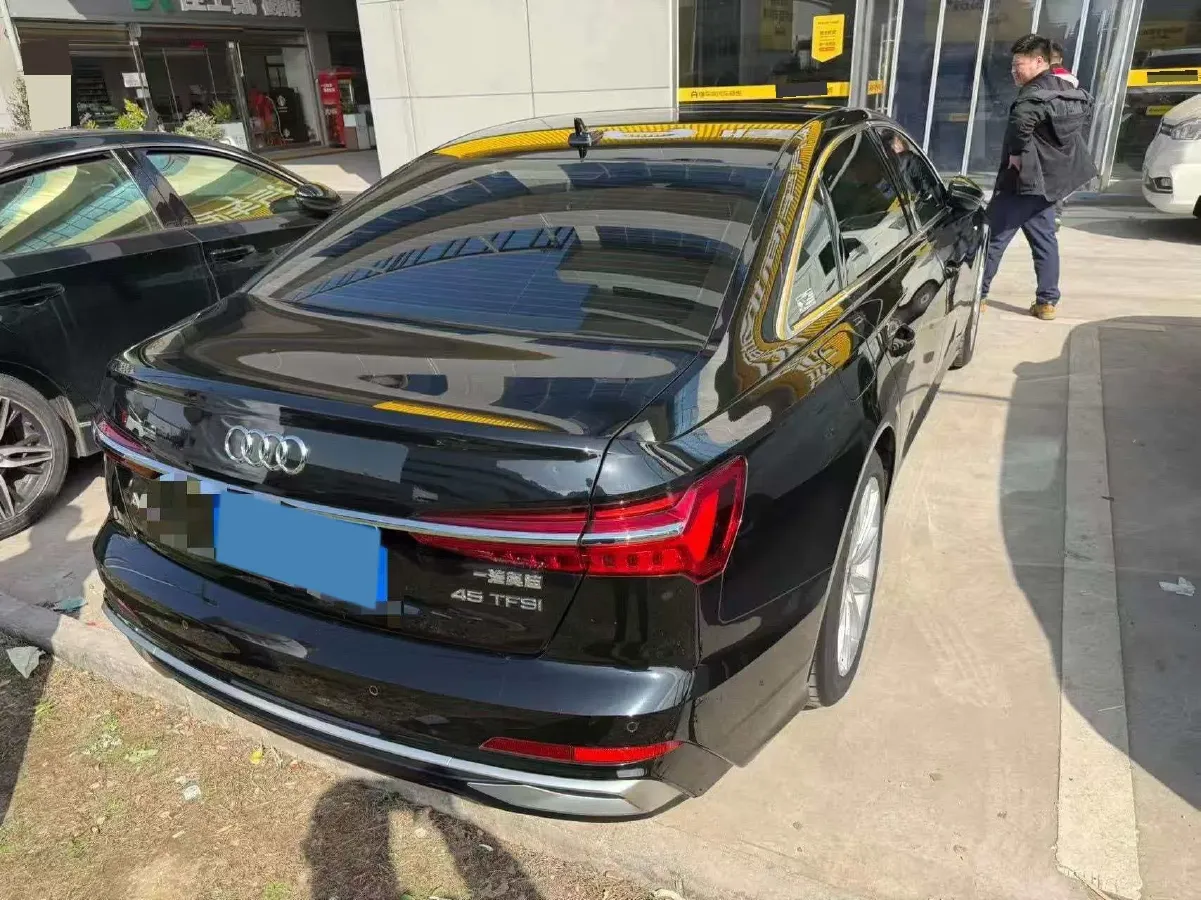 2023 Audi A6L 2.0T 245HP L4 7DCT,autocango,china used car exporter,china ev exporter,chinese used car exporter,chinese used ev exporter