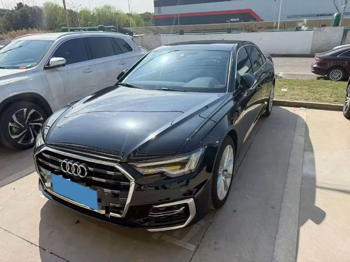 2023 Audi A6L 2.0T 245HP L4 7DCT,autocango,china used car exporter,china ev exporter,chinese used car exporter,chinese used ev exporter