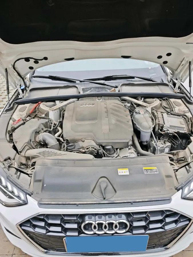 2023 Audi A4L 2.0T 190HP L4 7DCT,autocango,china used car exporter,china ev exporter,chinese used car exporter,chinese used ev exporter