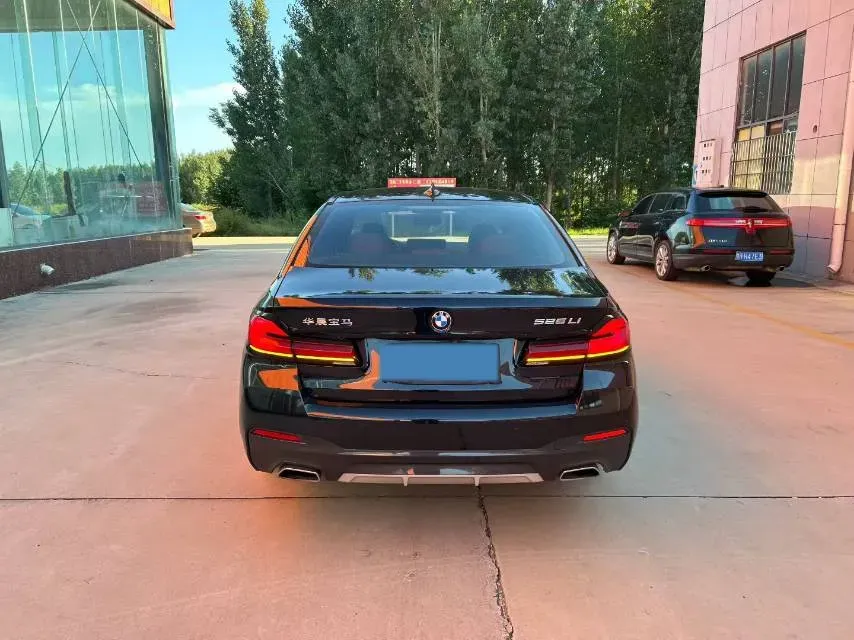 2022 BMW 5 Series 2.0T 184HP L4 8AT,autocango,china used car exporter,china ev exporter,chinese used car exporter,chinese used ev exporter
