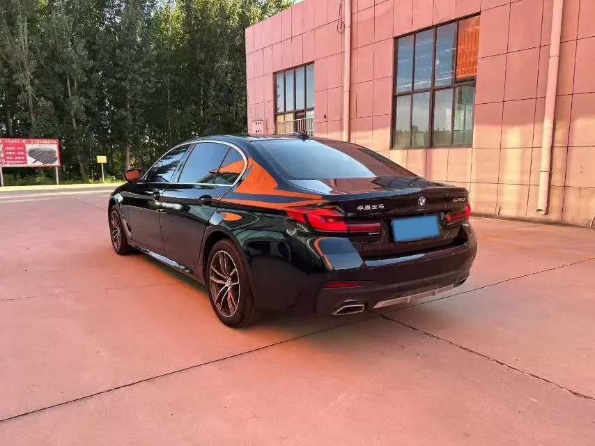2022 BMW 5 Series 2.0T 184HP L4 8AT,autocango,china used car exporter,china ev exporter,chinese used car exporter,chinese used ev exporter