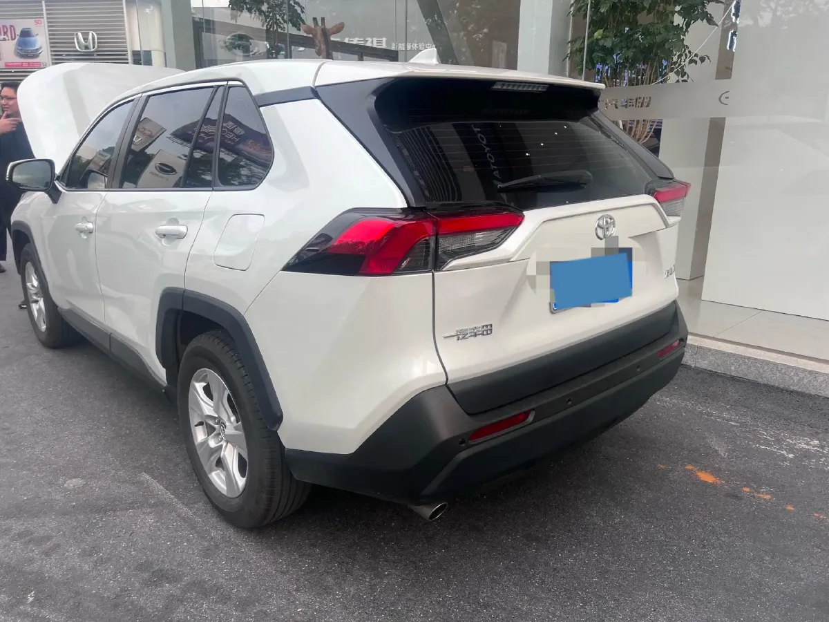 2024 Toyota RAV4 2.0L 171HP L4 CVT,autocango,china used car exporter,china ev exporter,chinese used car exporter,chinese used ev exporter