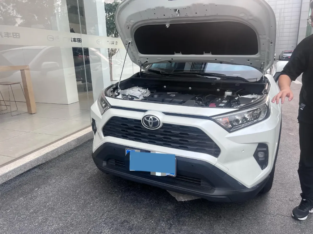 2024 Toyota RAV4 2.0L 171HP L4 CVT,autocango,china used car exporter,china ev exporter,chinese used car exporter,chinese used ev exporter
