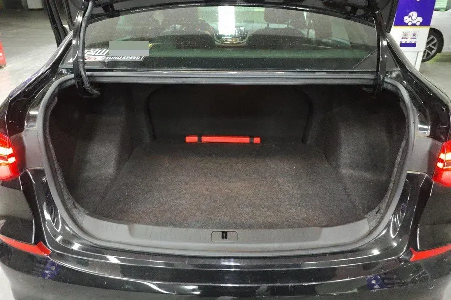 2019 Chevrolet Monza 1.3T 163HP L3 6AT,autocango,china used car exporter,china ev exporter,chinese used car exporter,chinese used ev exporter