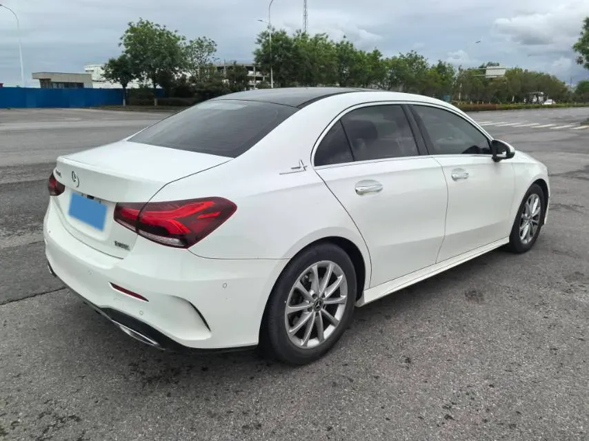 2020 Mercedes-Benz A Class 1.3T 163HP L4 7DCT,autocango,china used car exporter,china ev exporter,chinese used car exporter,chinese used ev exporter