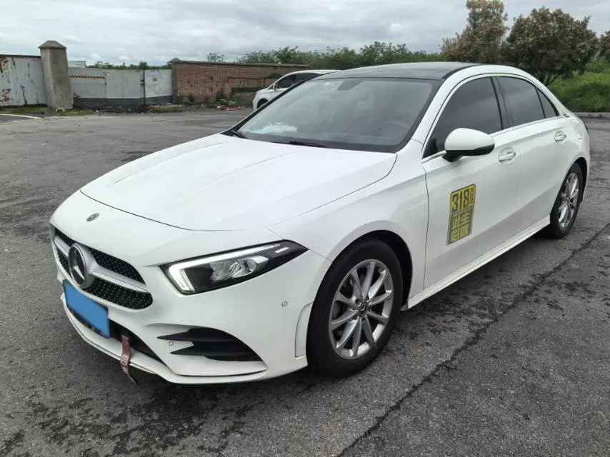 2020 Mercedes-Benz A Class 1.3T 163HP L4 7DCT,autocango,china used car exporter,china ev exporter,chinese used car exporter,chinese used ev exporter