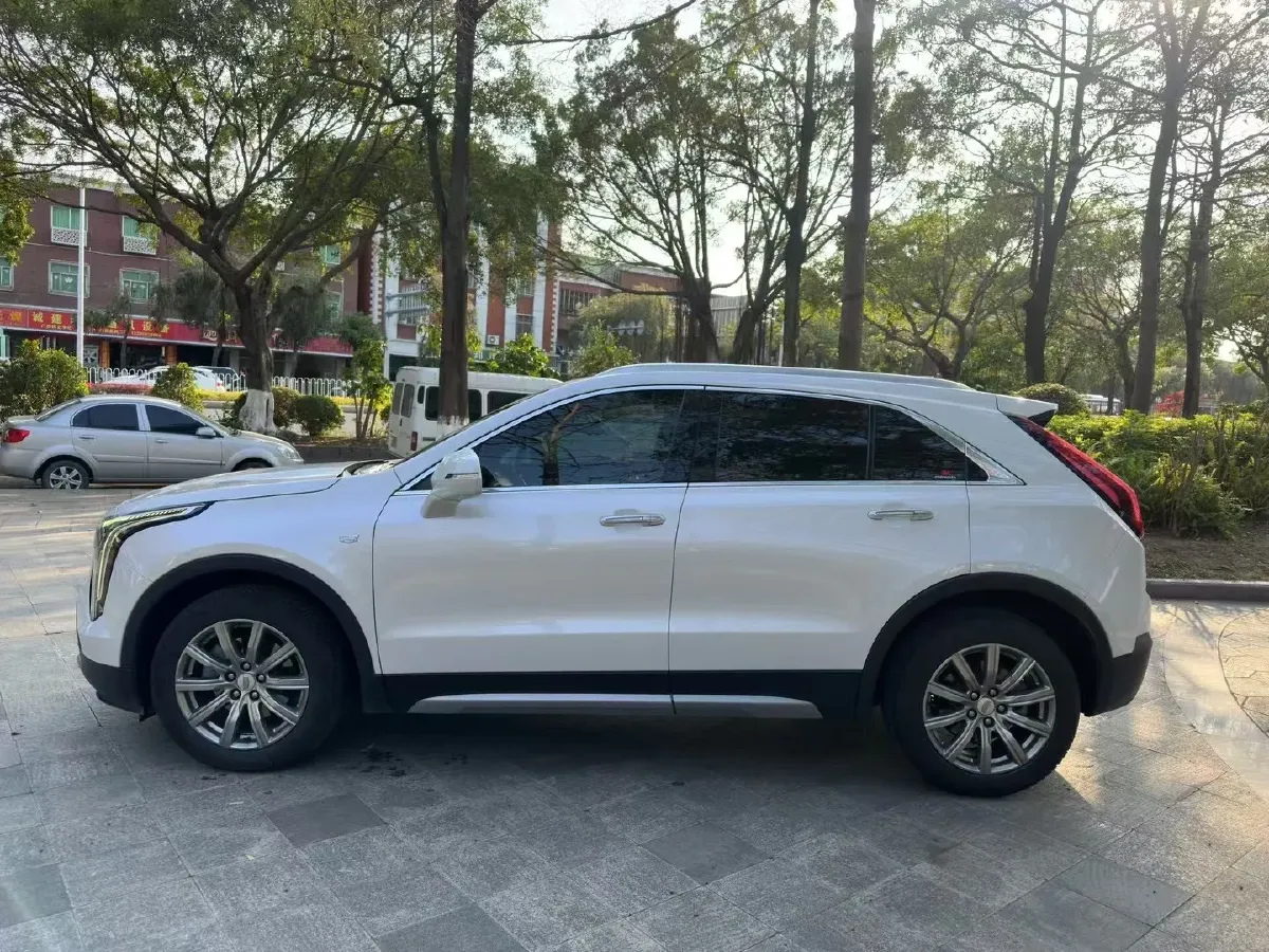 2020 Cadillac XT4 2.0T 241HP L4 9AT,autocango,china used car exporter,china ev exporter,chinese used car exporter,chinese used ev exporter