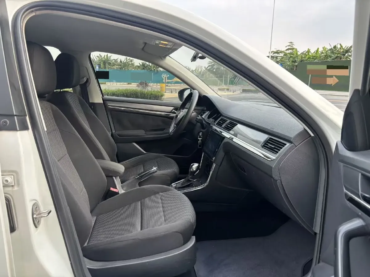 2019 Bestune T77 1.2T 143HP L4 7DCT,autocango,china used car exporter,china ev exporter,chinese used car exporter,chinese used ev exporter