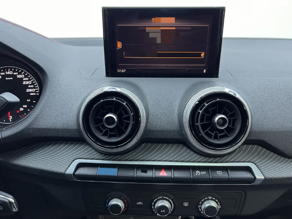 2023 Audi Q2L 1.5T 160HP L4 7DCT,autocango,china used car exporter,china ev exporter,chinese used car exporter,chinese used ev exporter