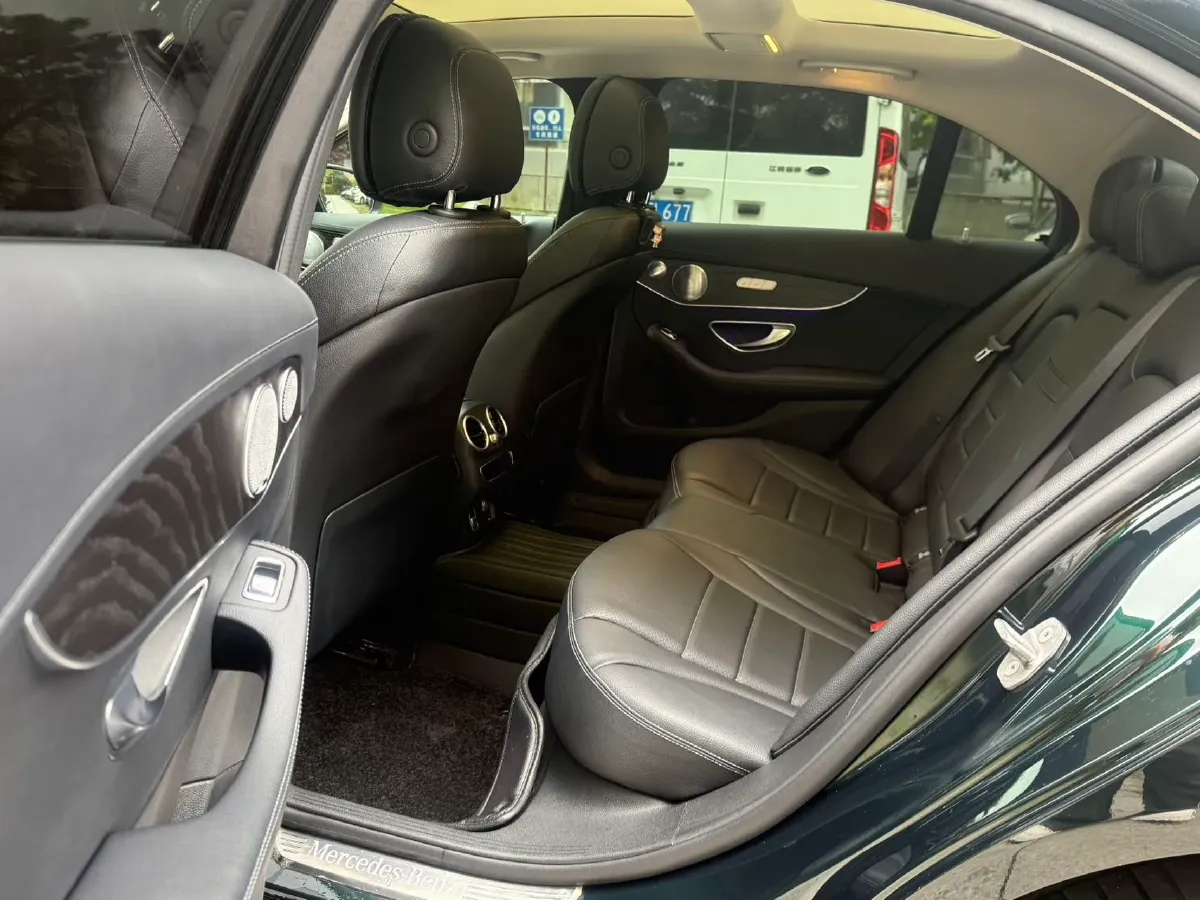 2021 Mercedes-Benz C Class 1.5T 184HP L4 9AT,autocango,china used car exporter,china ev exporter,chinese used car exporter,chinese used ev exporter