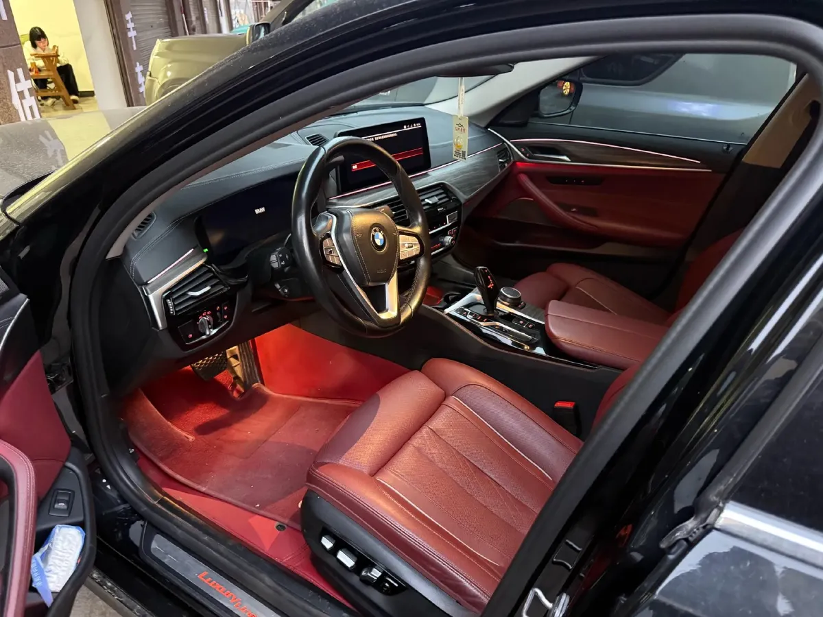 2022 BMW 5 Series 2.0T 252HP L4 8AT,autocango,china used car exporter,china ev exporter,chinese used car exporter,chinese used ev exporter