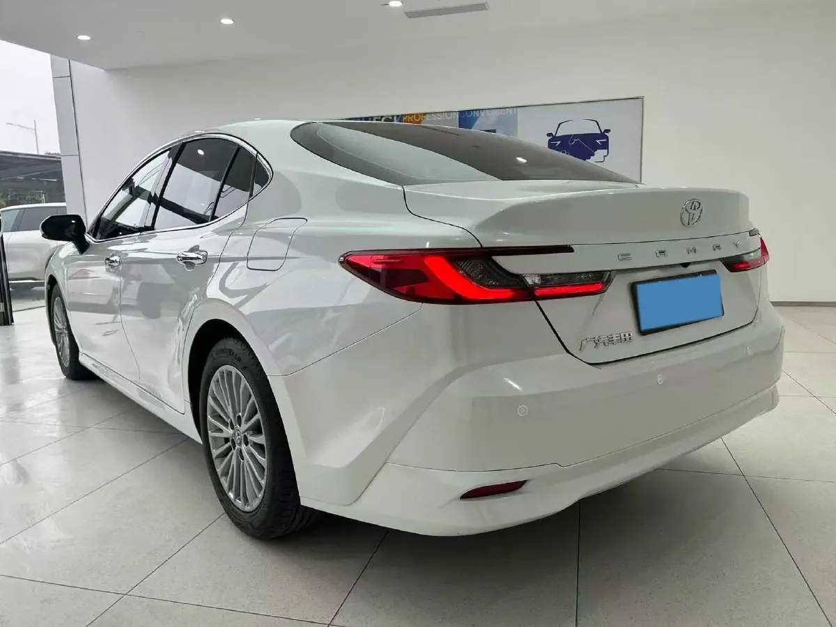 2024 Toyota Camry 2.0L 173HP L4 CVT,autocango,china used car exporter,china ev exporter,chinese used car exporter,chinese used ev exporter
