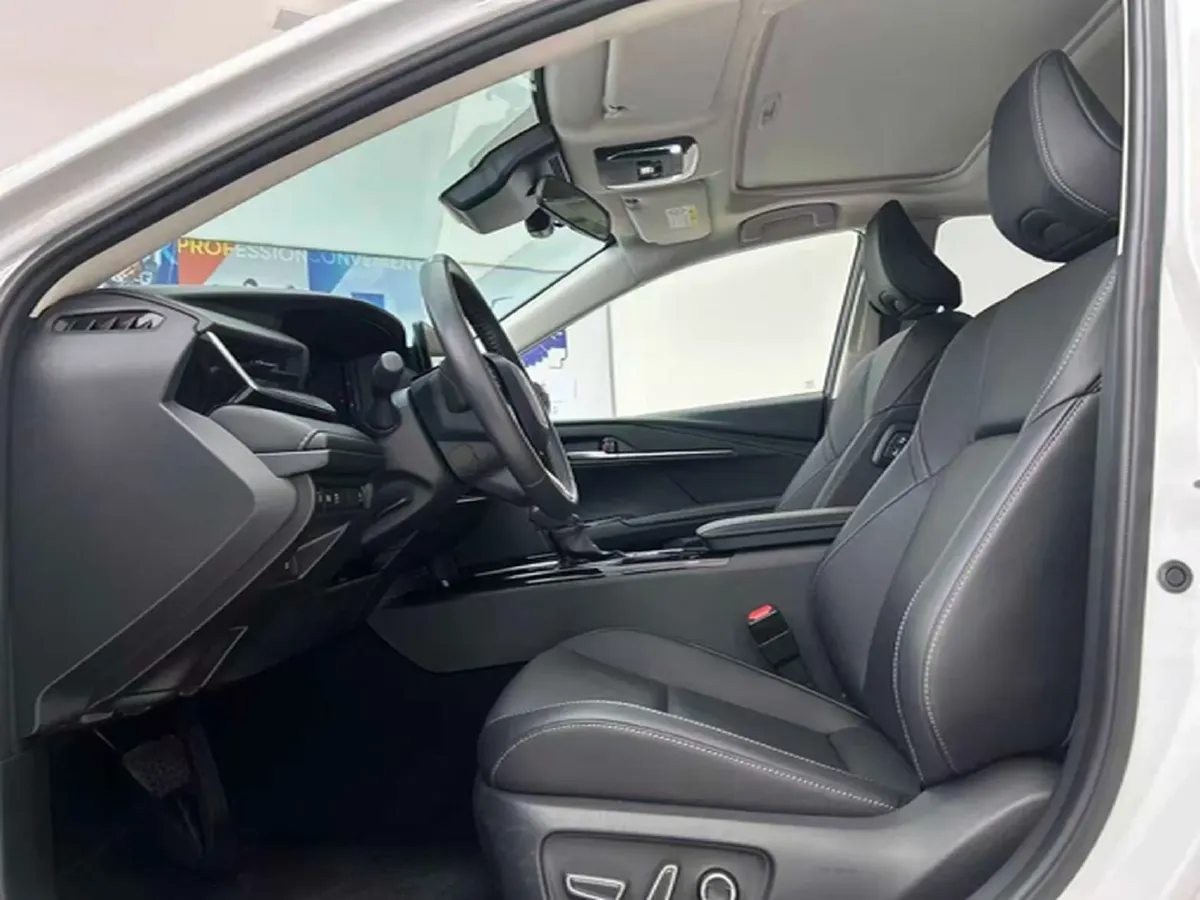 2024 Toyota Camry 2.0L 173HP L4 CVT,autocango,china used car exporter,china ev exporter,chinese used car exporter,chinese used ev exporter