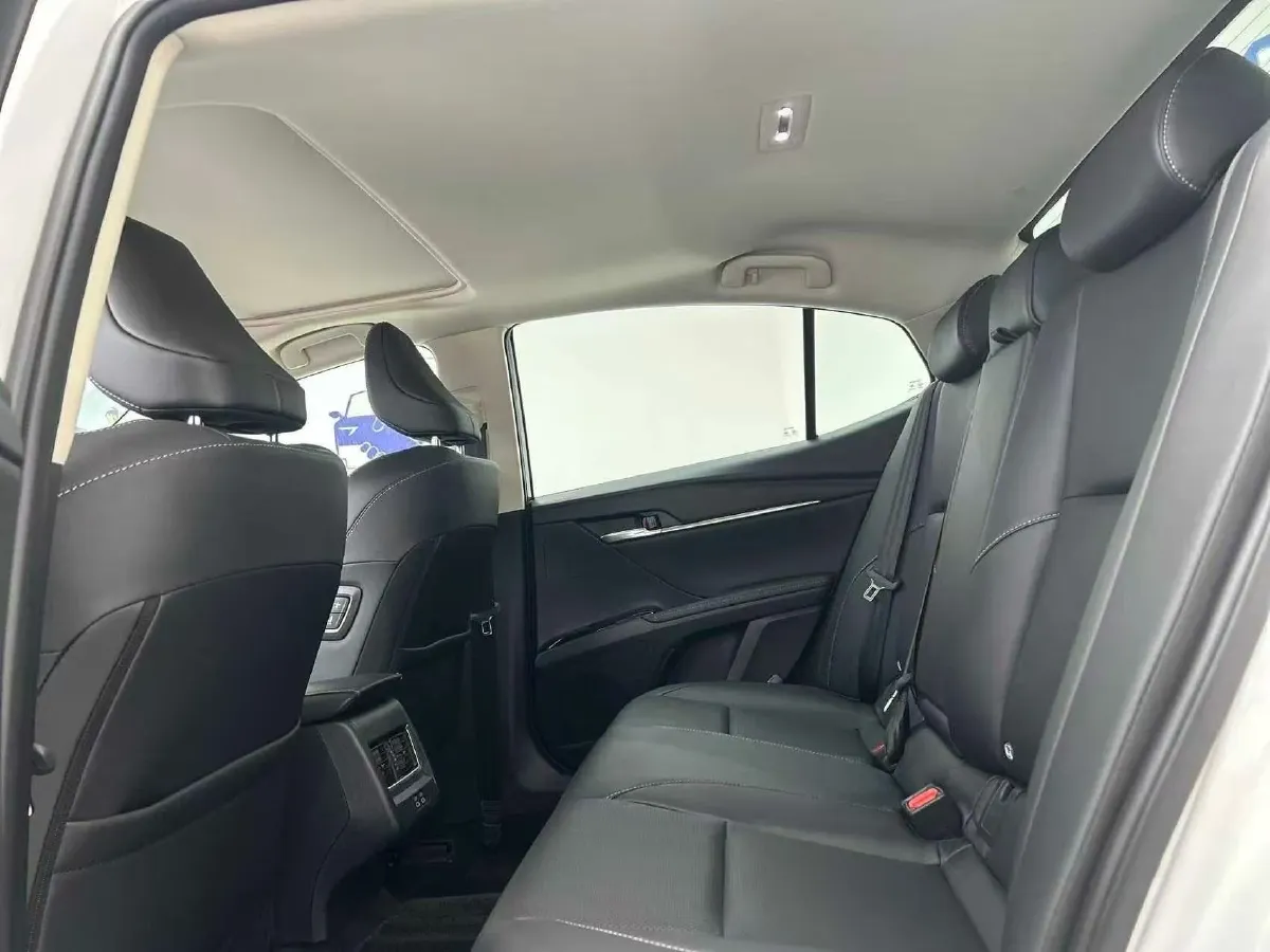 2024 Toyota Camry 2.0L 173HP L4 CVT,autocango,china used car exporter,china ev exporter,chinese used car exporter,chinese used ev exporter