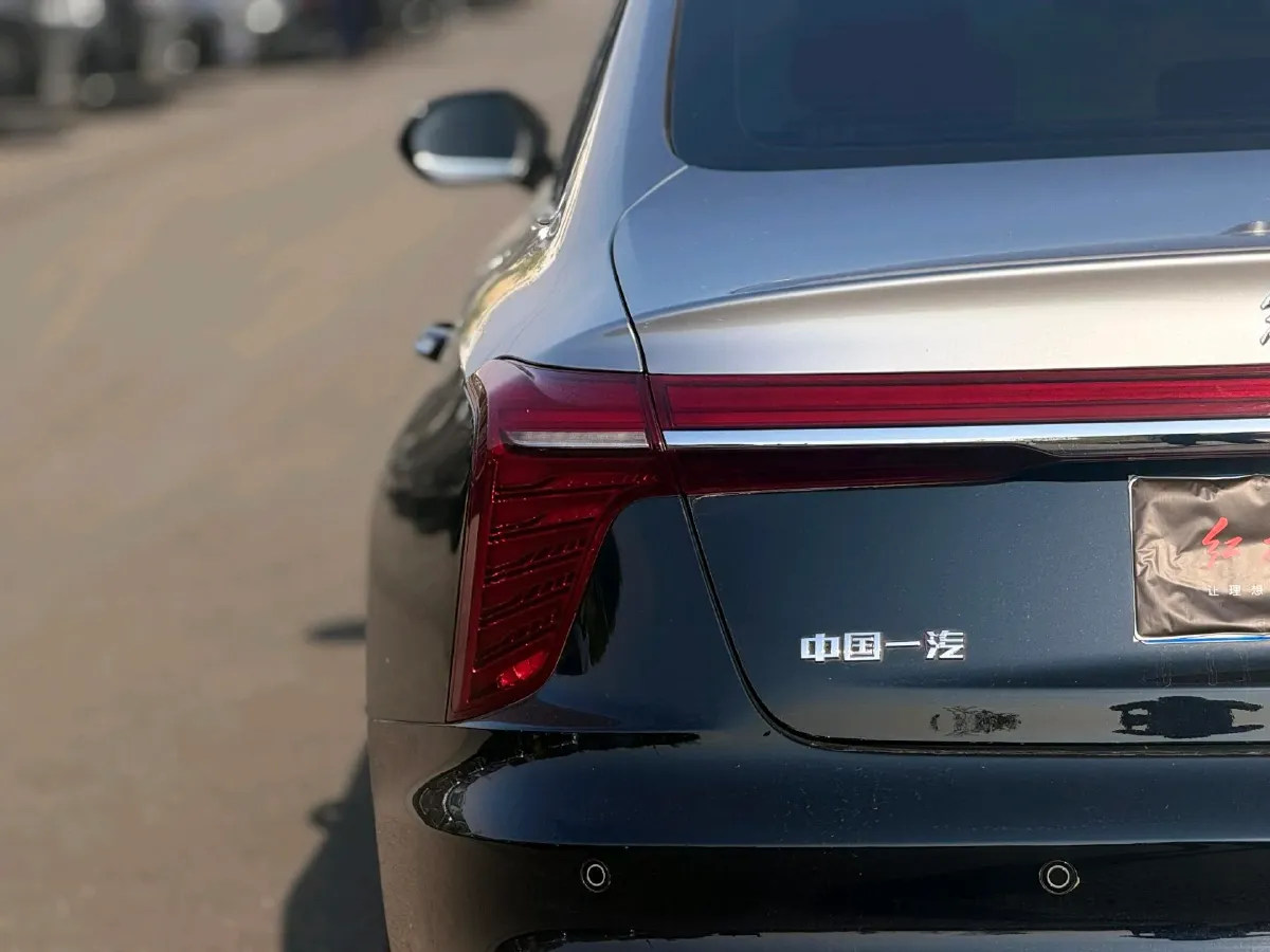 2025 HongQi H5 1.5T 169HP L4 1DHT Hybrid,autocango,china used car exporter,china ev exporter,chinese used car exporter,chinese used ev exporter