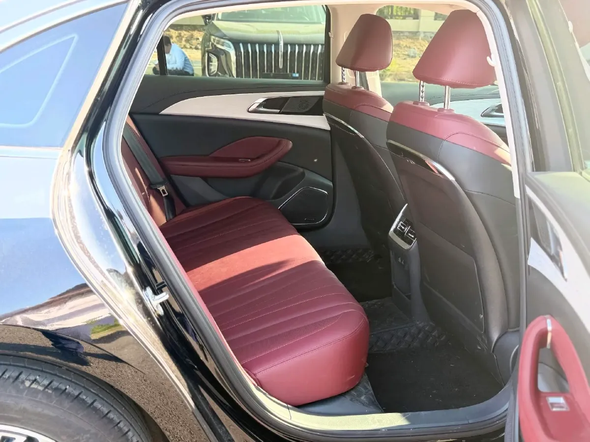 2025 HongQi H5 1.5T 169HP L4 1DHT Hybrid,autocango,china used car exporter,china ev exporter,chinese used car exporter,chinese used ev exporter