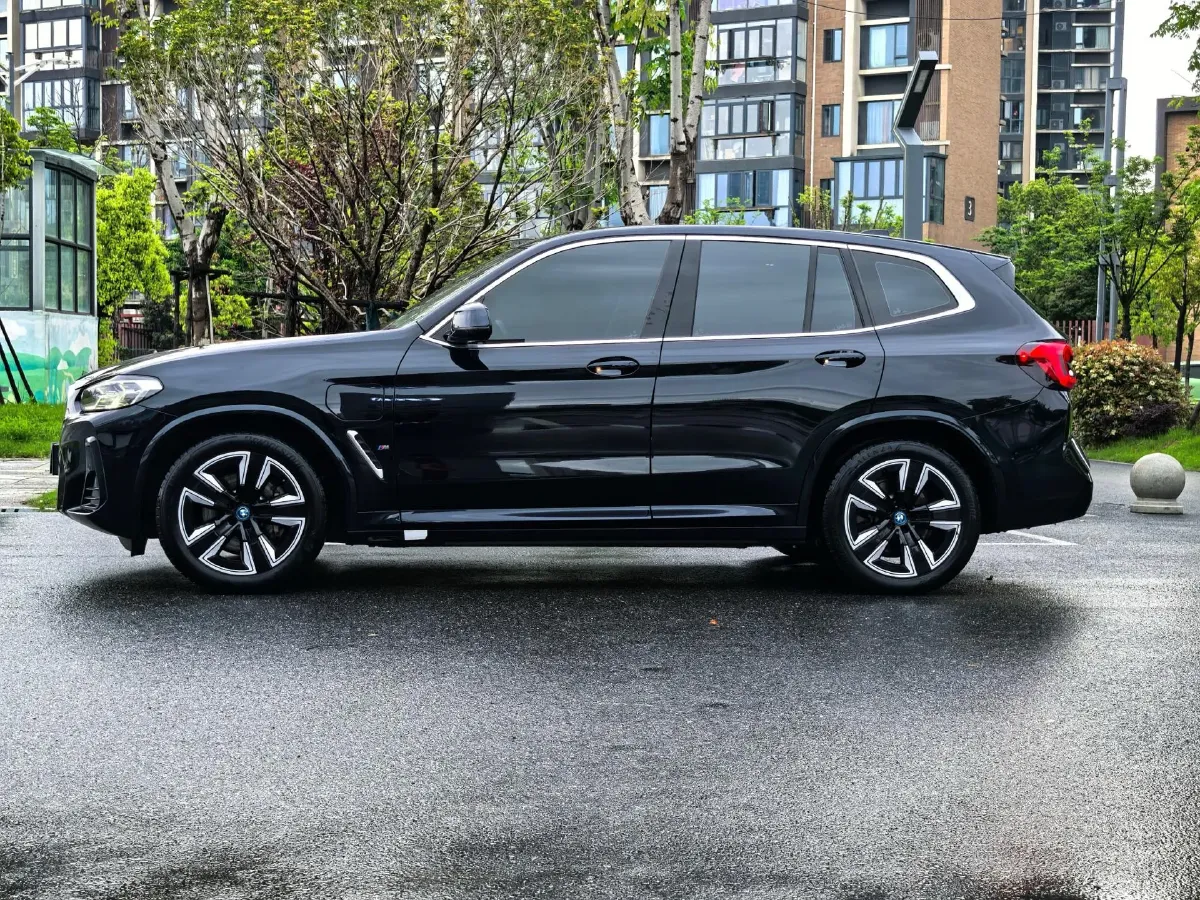 2024 BMW iX3 BEV 80KWH,autocango,china used car exporter,china ev exporter,chinese used car exporter,chinese used ev exporter