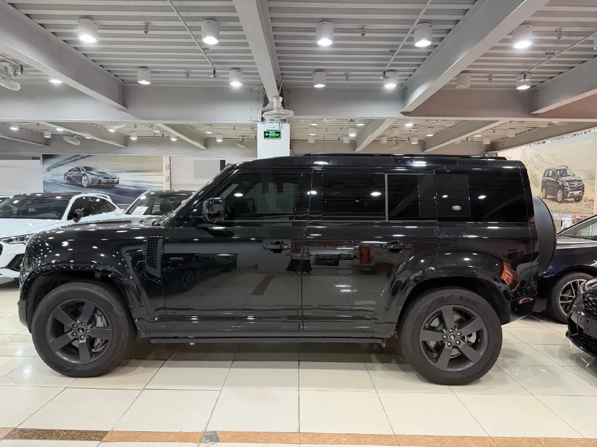 2023 Land Rover Defender 3.0T 400HP L6 8AT,autocango,china used car exporter,china ev exporter,chinese used car exporter,chinese used ev exporter