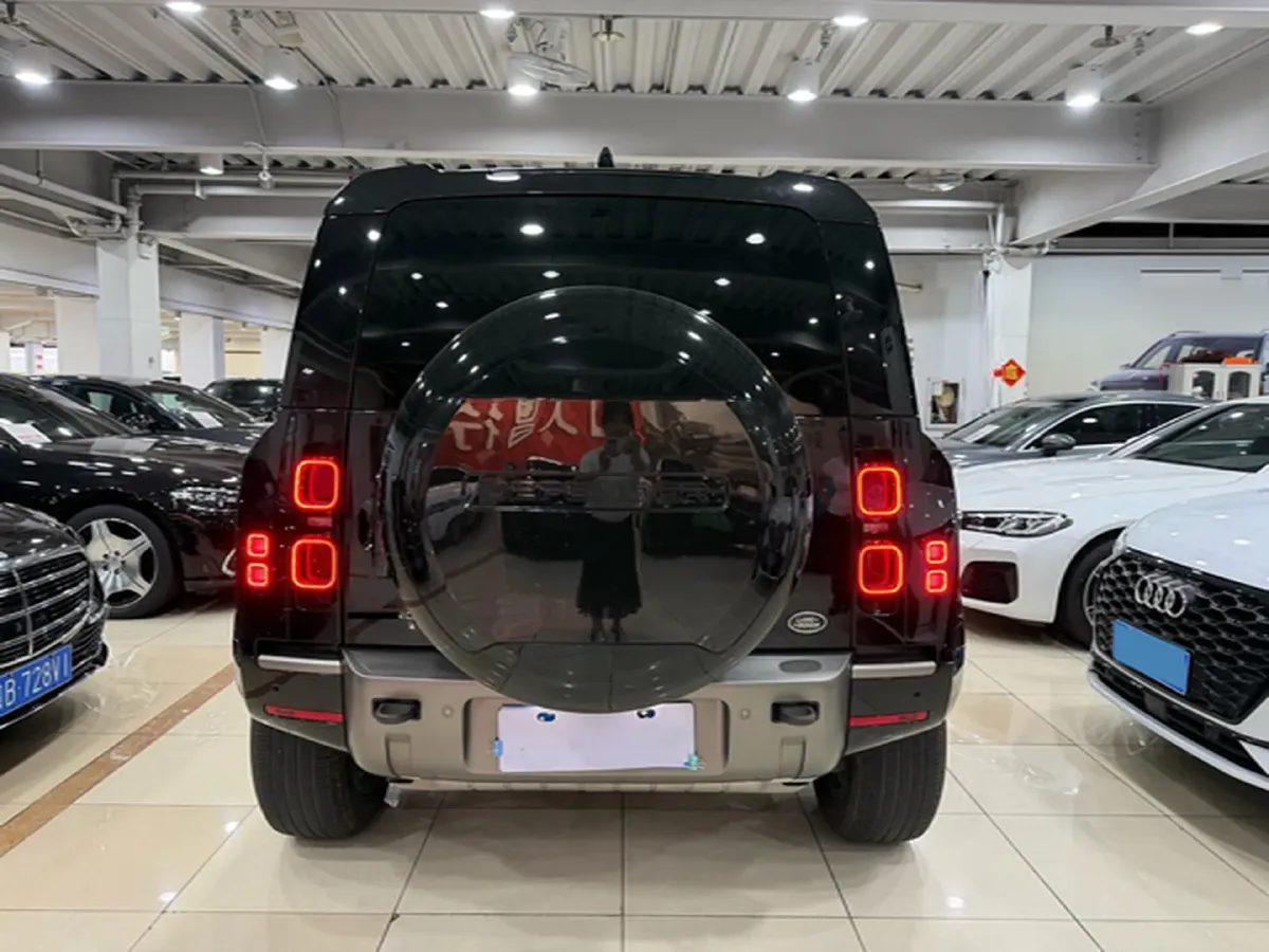 2023 Land Rover Defender 3.0T 400HP L6 8AT,autocango,china used car exporter,china ev exporter,chinese used car exporter,chinese used ev exporter