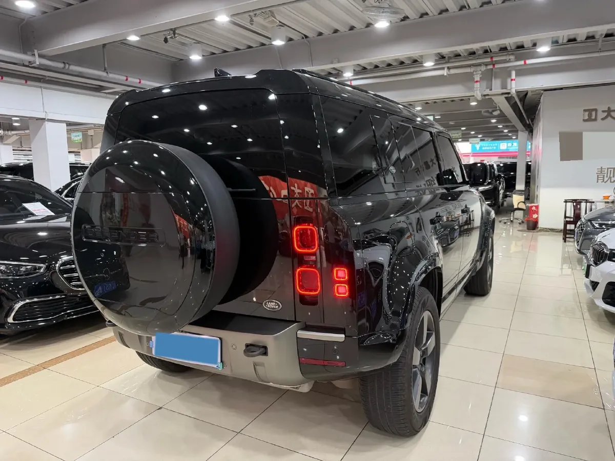 2023 Land Rover Defender 3.0T 400HP L6 8AT,autocango,china used car exporter,china ev exporter,chinese used car exporter,chinese used ev exporter