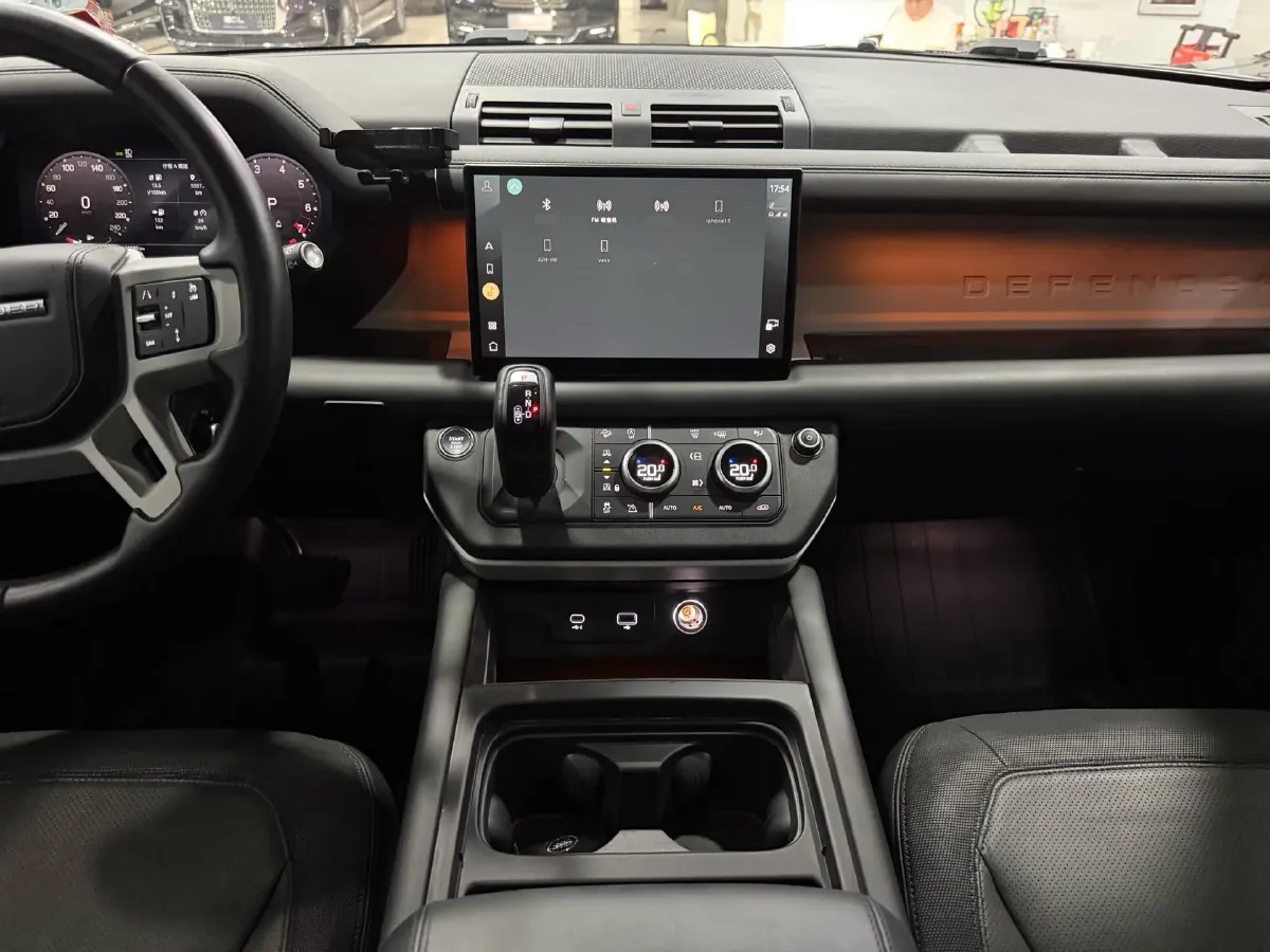 2023 Land Rover Defender 3.0T 400HP L6 8AT,autocango,china used car exporter,china ev exporter,chinese used car exporter,chinese used ev exporter