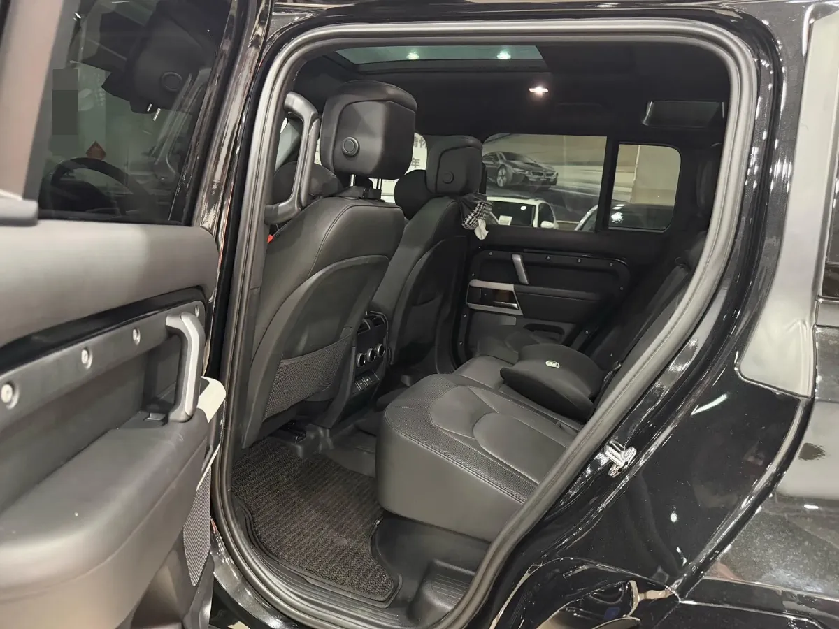 2023 Land Rover Defender 3.0T 400HP L6 8AT,autocango,china used car exporter,china ev exporter,chinese used car exporter,chinese used ev exporter