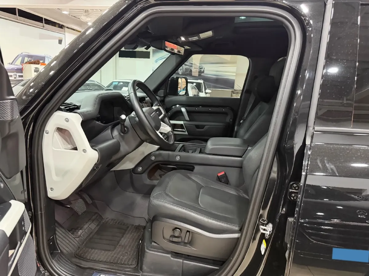 2023 Land Rover Defender 3.0T 400HP L6 8AT,autocango,china used car exporter,china ev exporter,chinese used car exporter,chinese used ev exporter