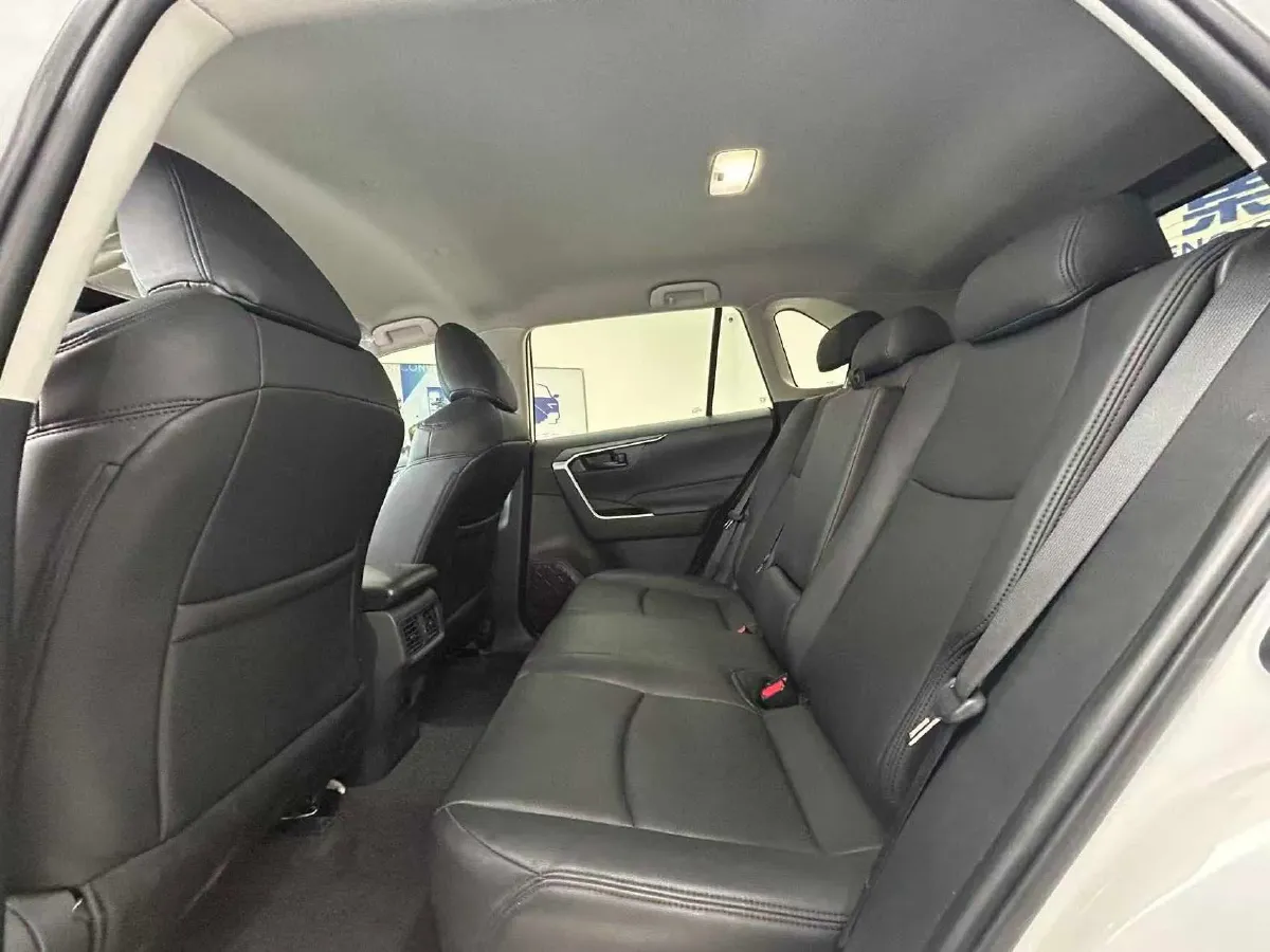 2024 Toyota RAV4 2.0L 171HP L4 CVT,autocango,china used car exporter,china ev exporter,chinese used car exporter,chinese used ev exporter