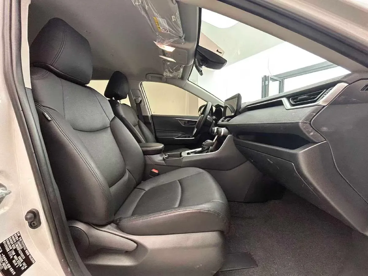 2024 Toyota RAV4 2.0L 171HP L4 CVT,autocango,china used car exporter,china ev exporter,chinese used car exporter,chinese used ev exporter